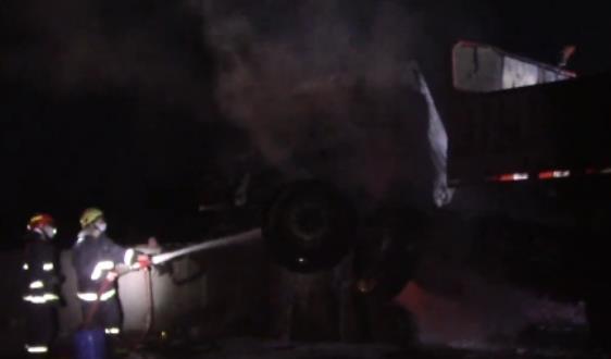 河南都市爆料鬼事视频,神秘鬼事视频揭秘,惊悚瞬间引网友热议 第3张 河南都市爆料鬼事视频,神秘鬼事视频揭秘,惊悚瞬间引网友热议 第3张